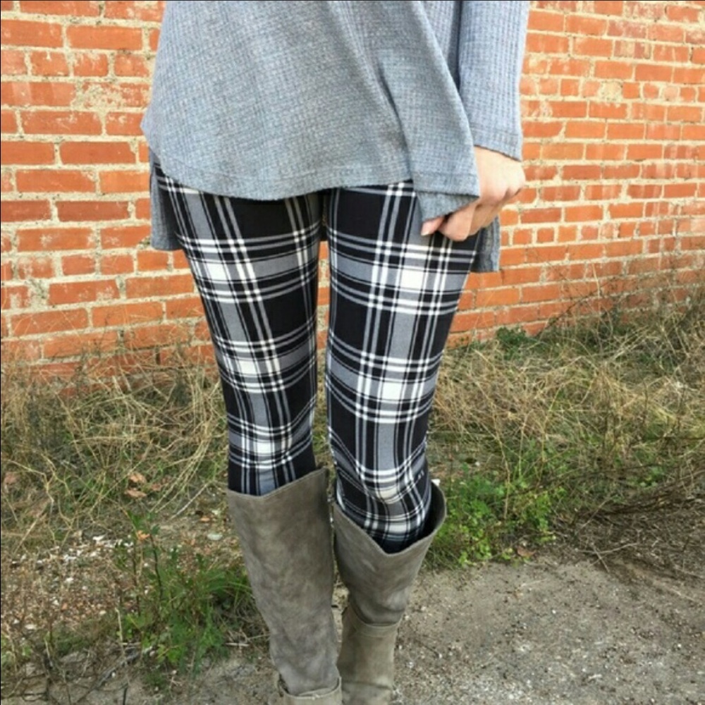 Black n white Plaid leggings